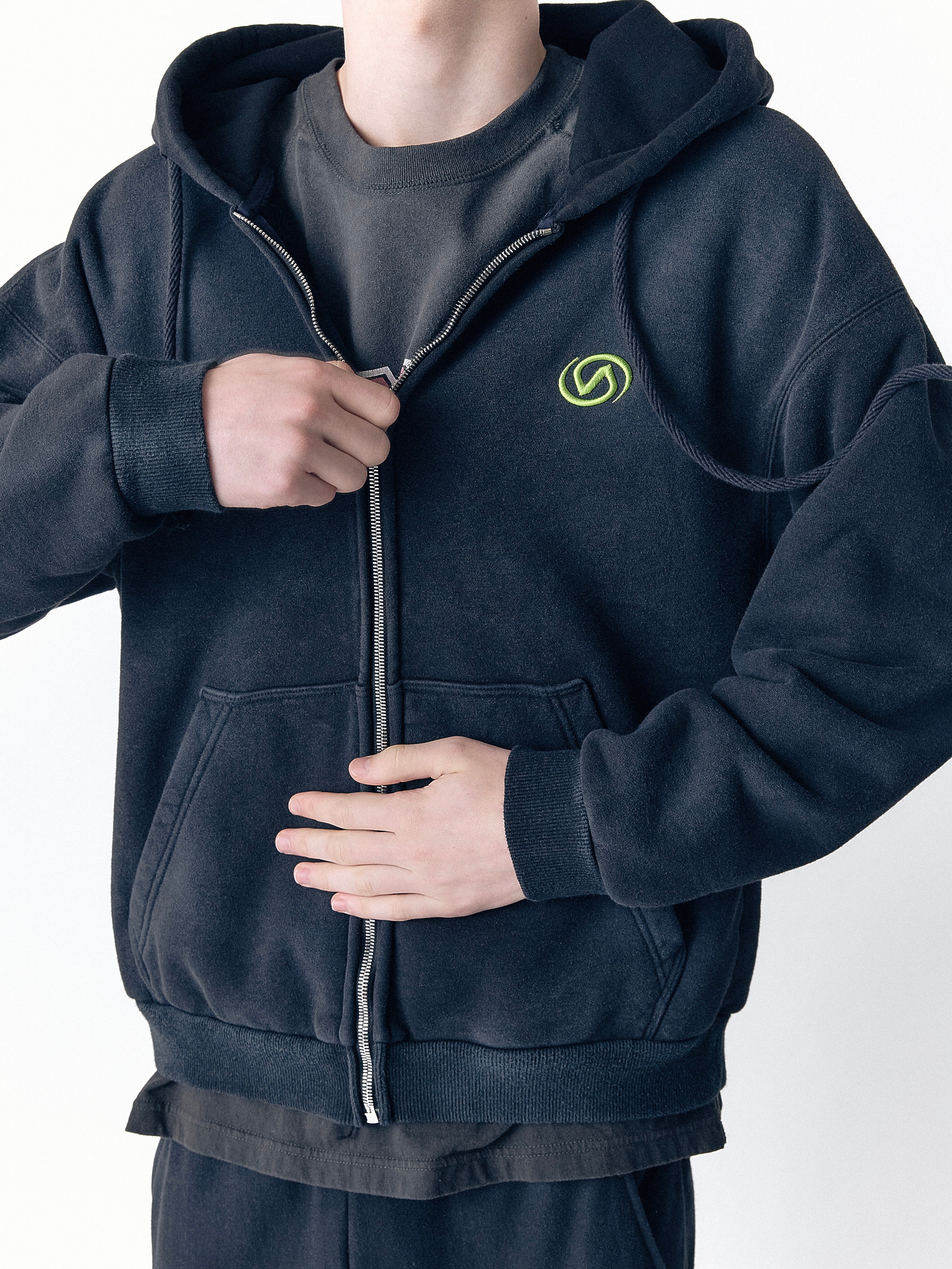 AXEL SUNFADED CHIRAL VD HOODIE IN SUPIMA COTTON - Image 3