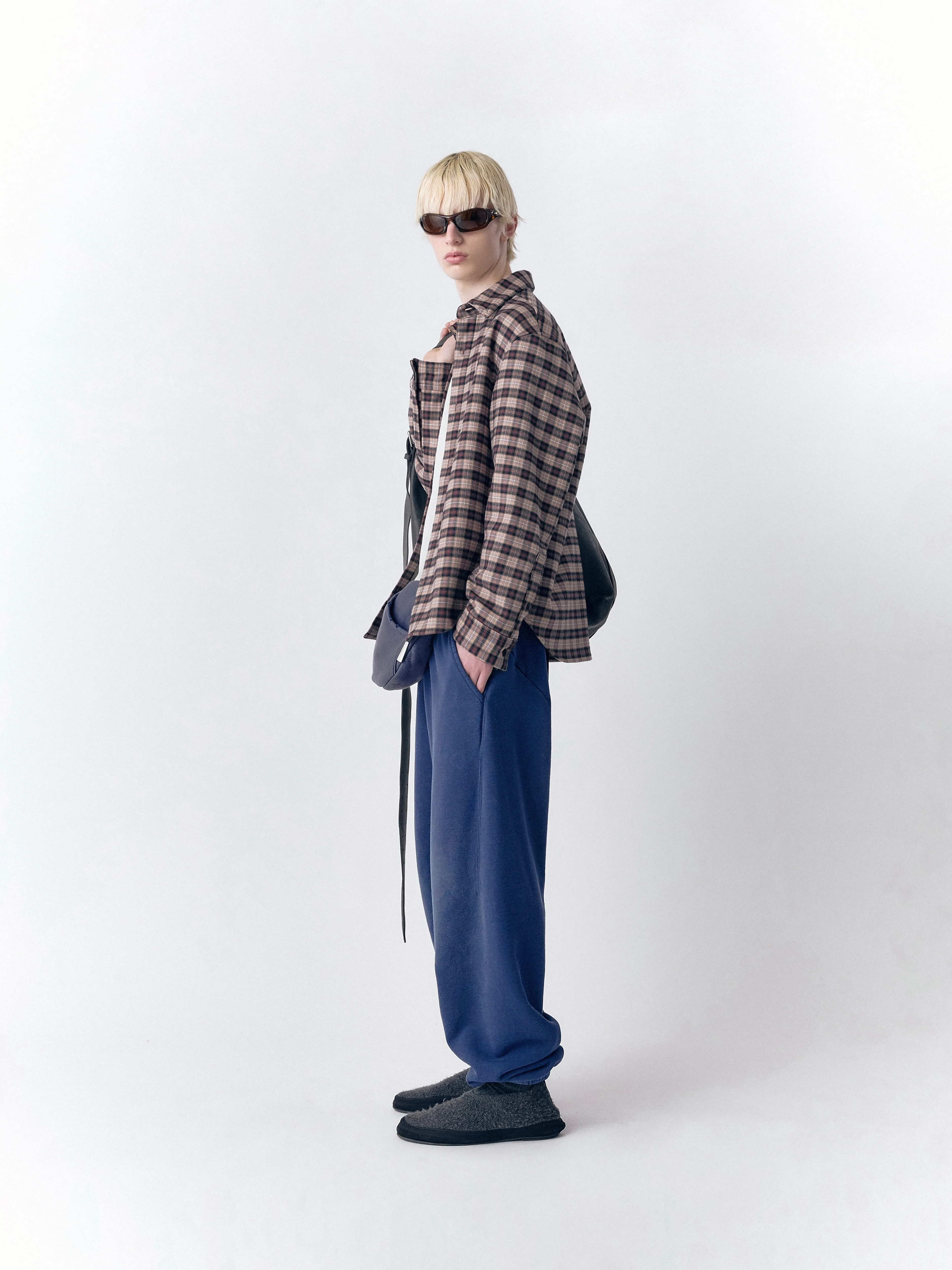 AXEL SUNFADED SWEATPANTS IN SUPIMA COTTON - Image 4