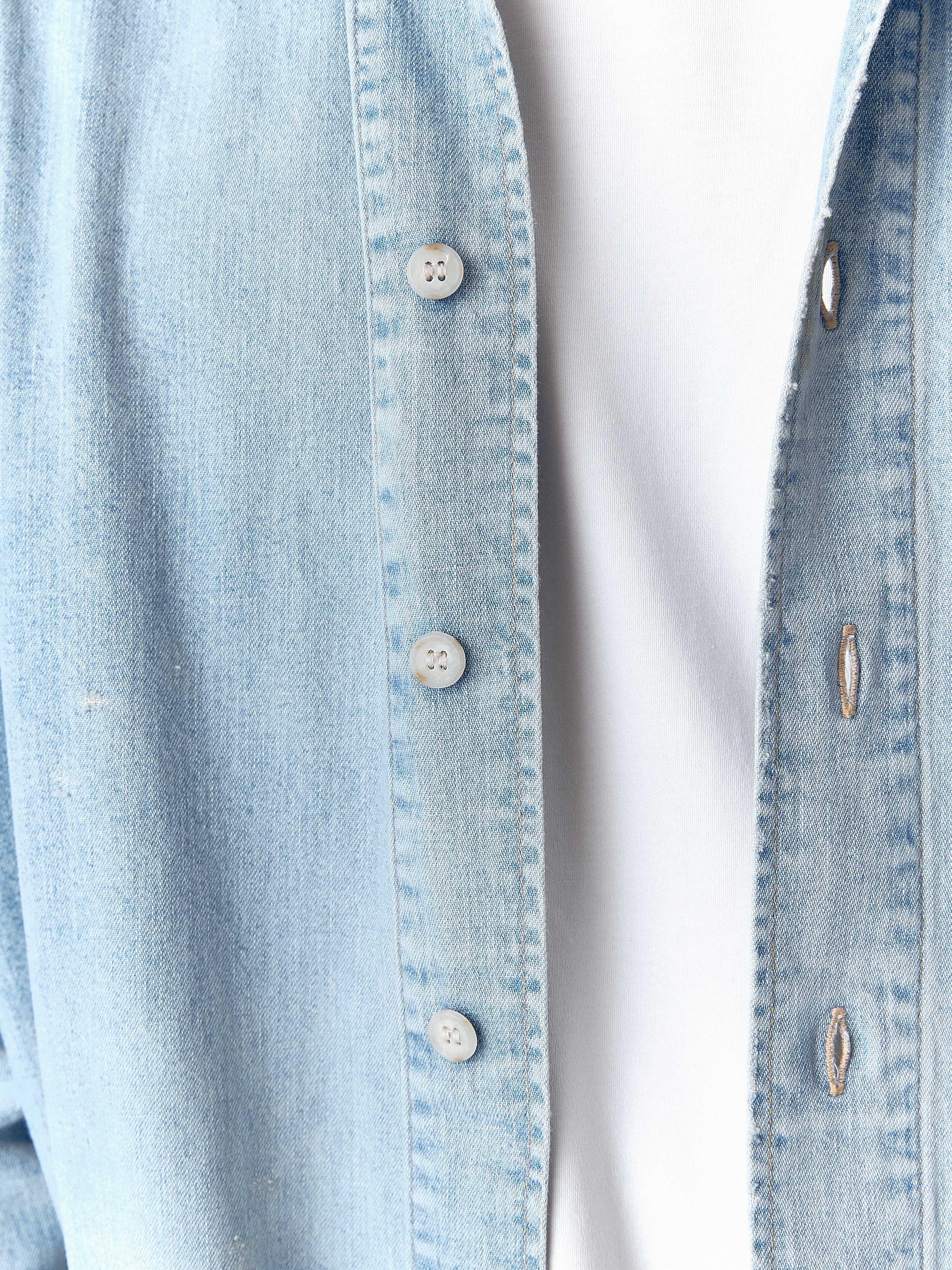 WYATT BLUE CHAMBRAY SHIRT IN DENIM - Image 4