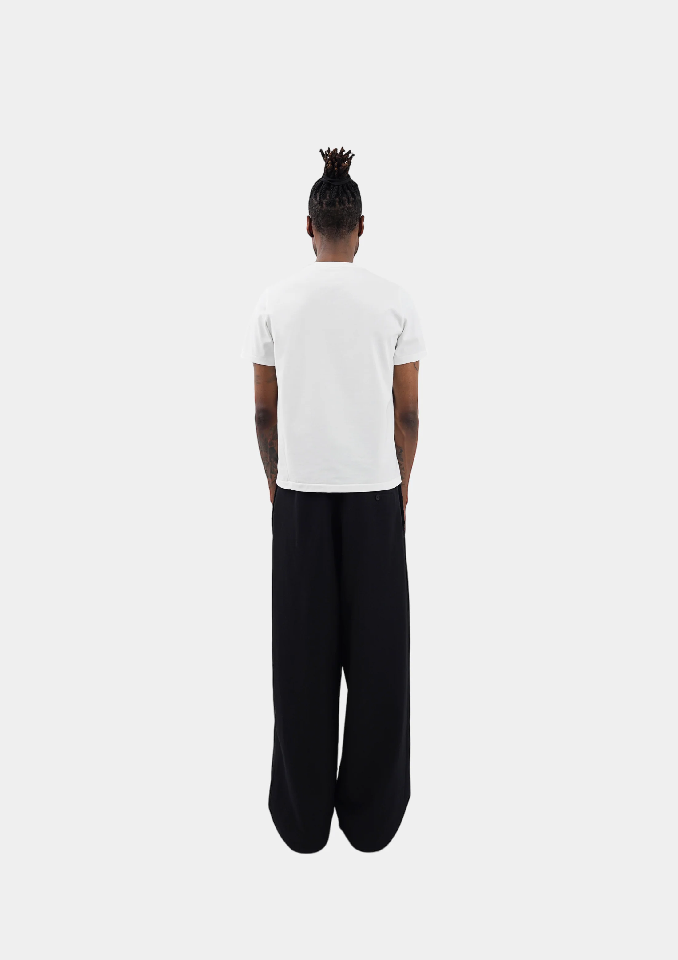The “Forme” Twisted Seam T-shirt - Image 8