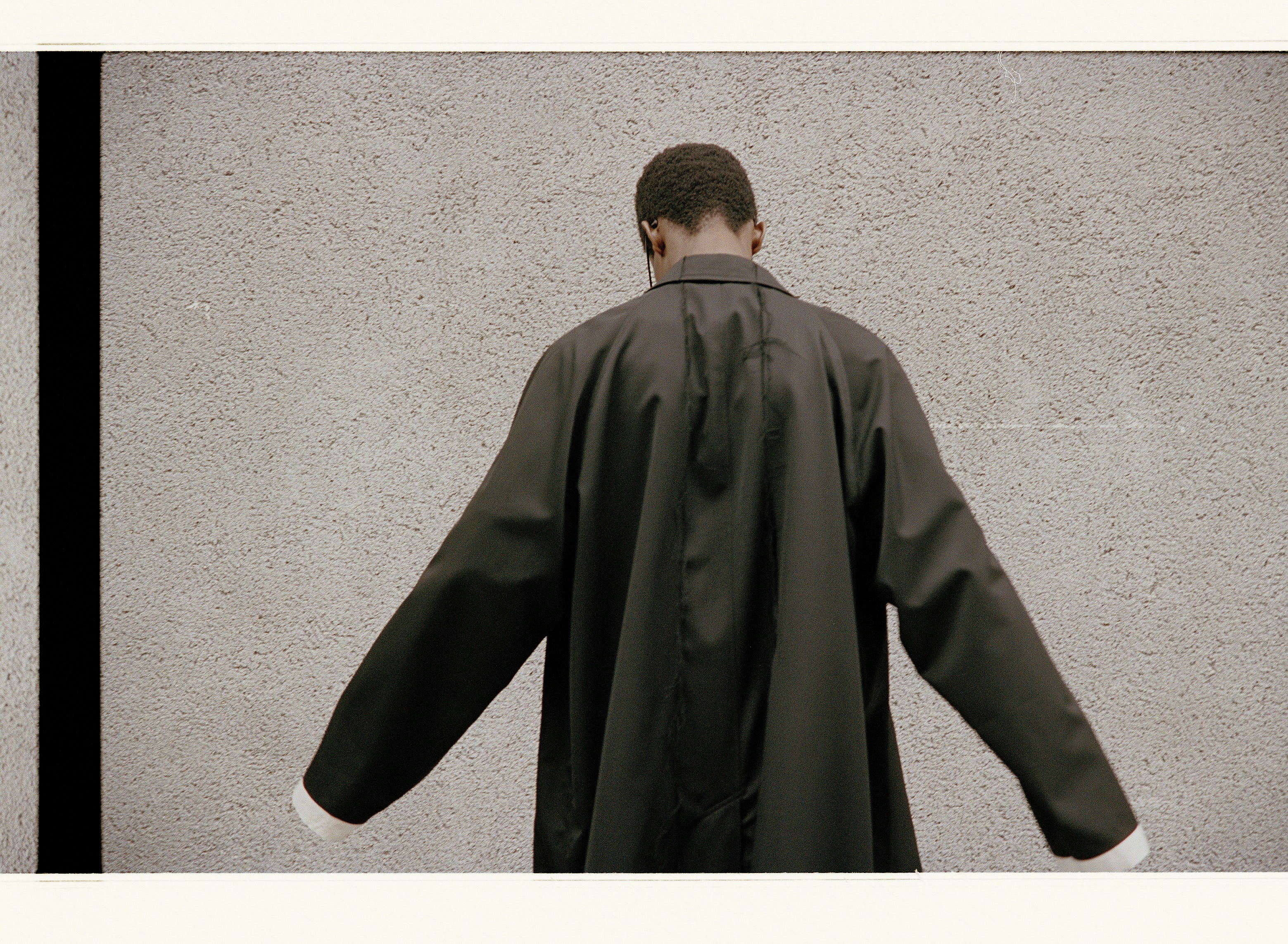The “Lien” Virgin Wool Coat in matte black - Image 5